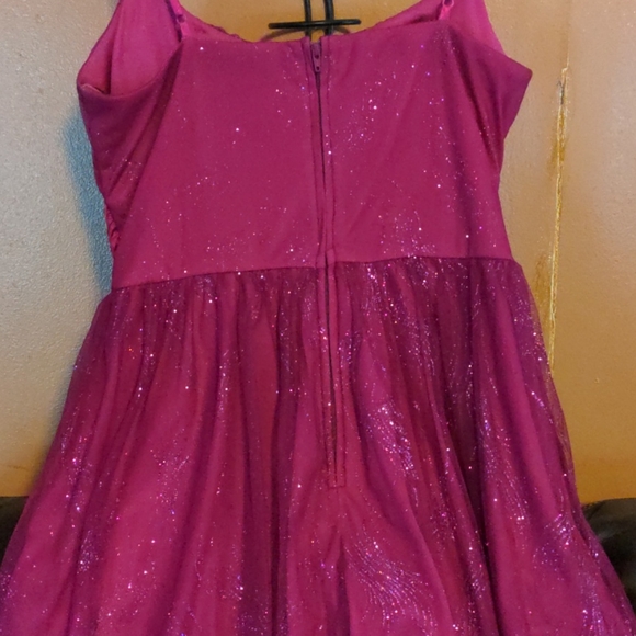 Dress - Picture 3 of 3